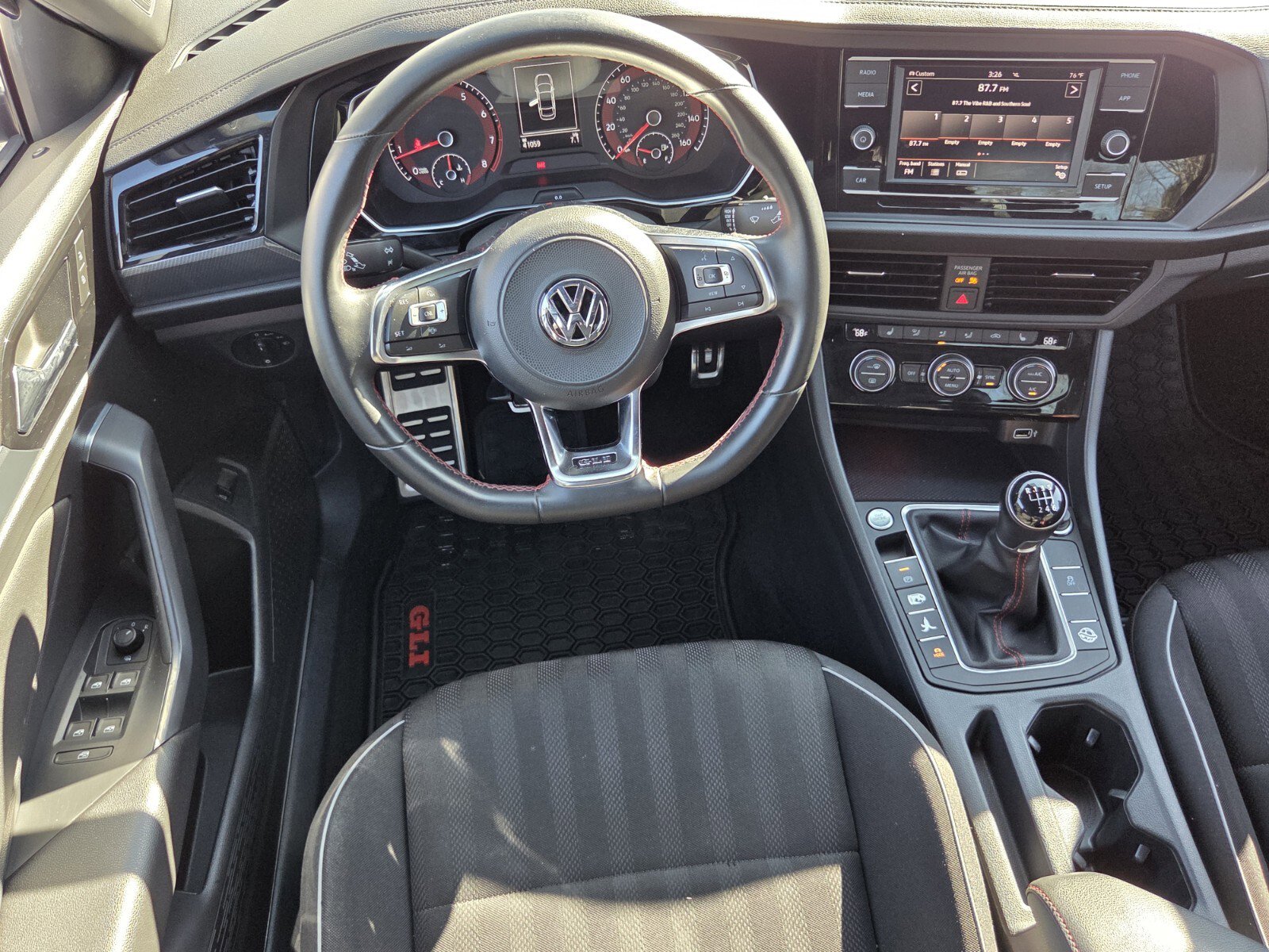 Used 2019 Volkswagen Jetta GLI image 12