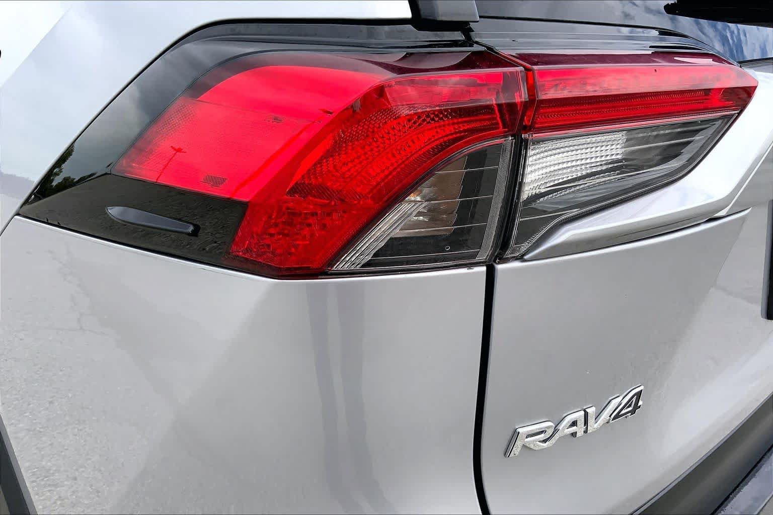 Used 2024 Toyota RAV4 XLE FWD image 27
