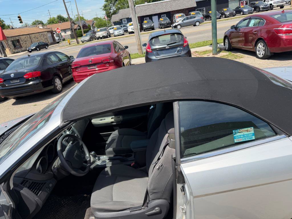 Used 2009 Chrysler Sebring LX w/ Convenience Group FWD image 11