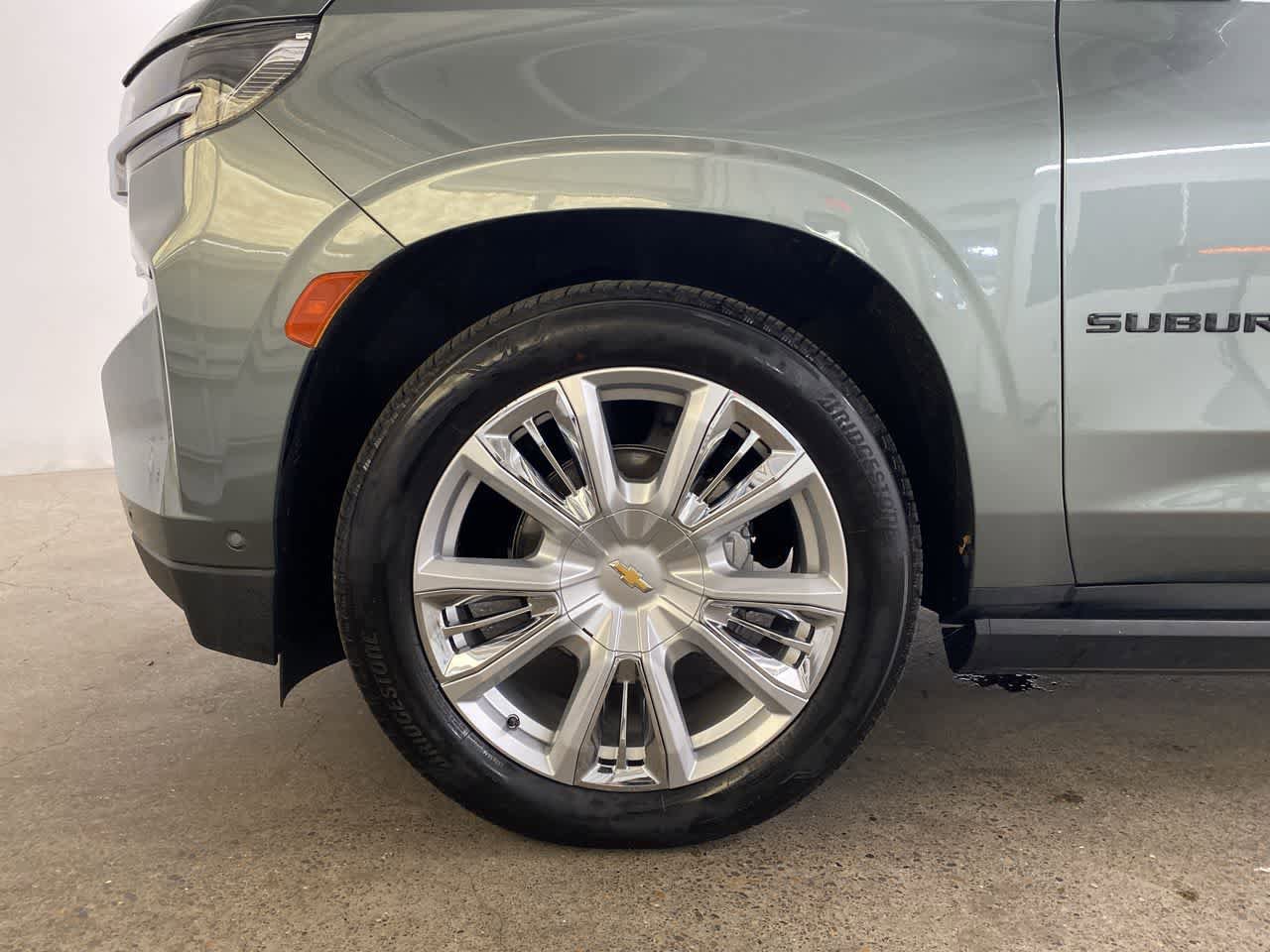Used 2024 Chevrolet Suburban High Country w/ Advanced Technology Package AWD/4WD image 12
