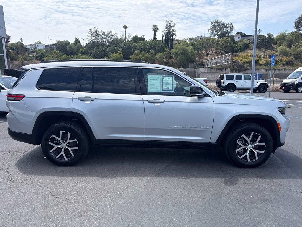 Used 2025 Jeep Grand Cherokee L Limited RWD image 9