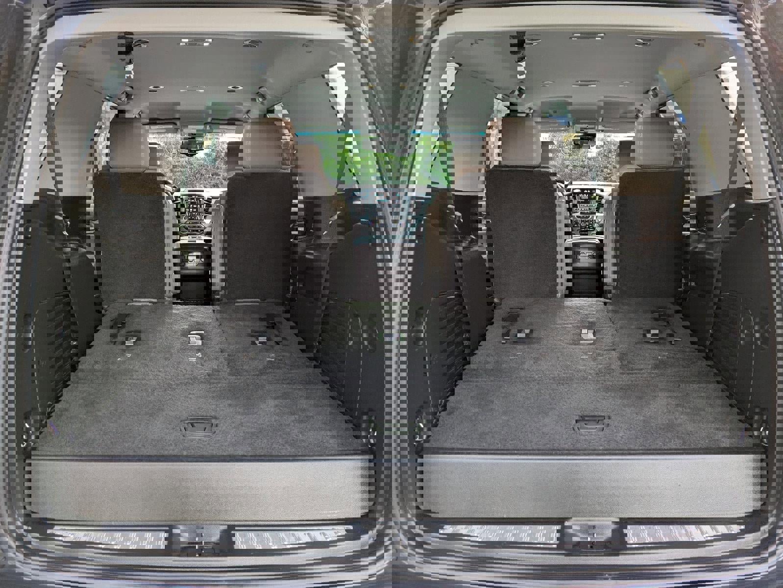 Used 2019 Chevrolet Tahoe LT image 13