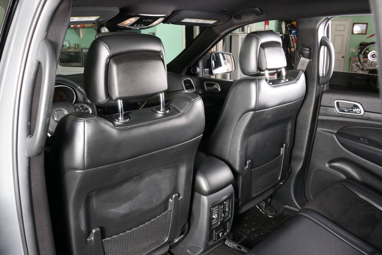 Used 2020 Jeep Grand Cherokee Altitude RWD image 43