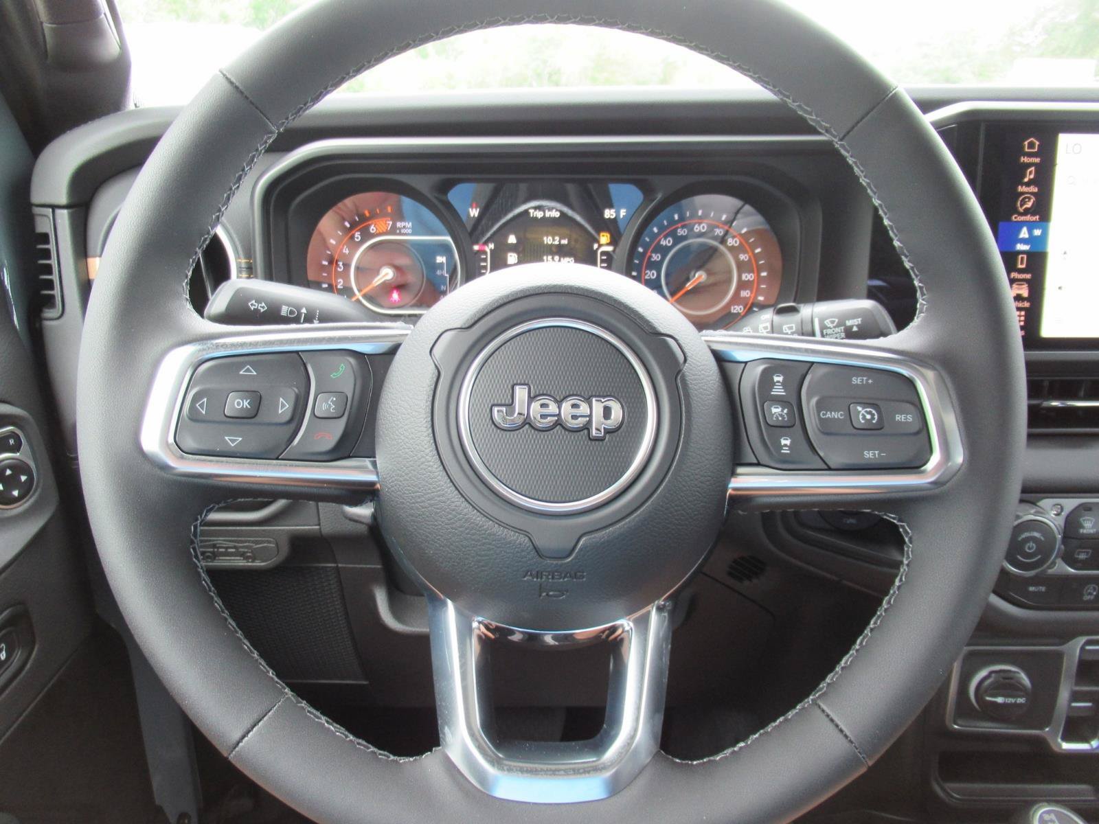 New 2026 Jeep Wrangler Unlimited Sahara AWD/4WD image 24
