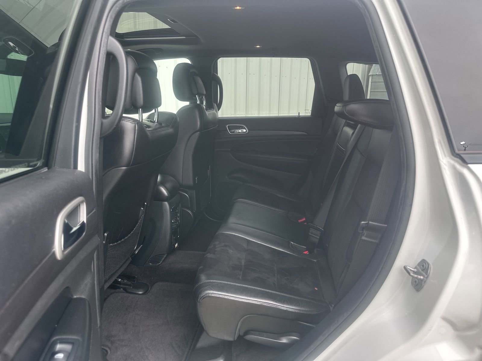 Used 2018 Jeep Grand Cherokee Altitude RWD image 12