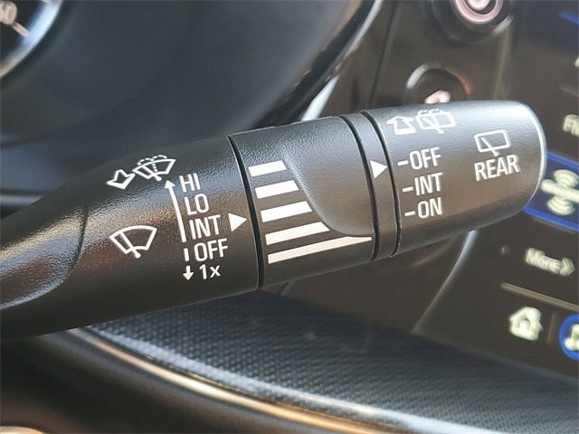 Used 2023 Buick Envision Preferred image 12