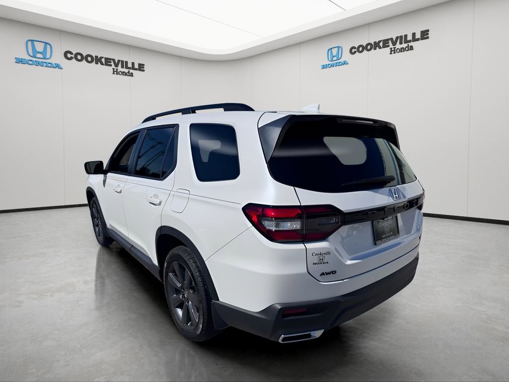 Used 2025 Honda Pilot Sport image 8