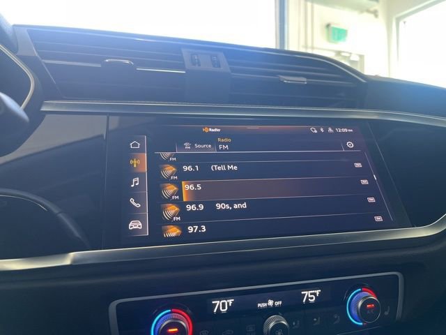 Certified 2025 Audi Q3 2.0T Premium w/ Convenience Package image 21