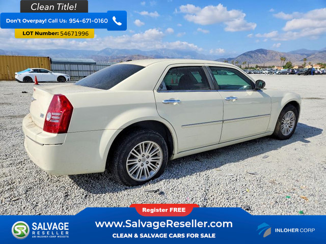 Used 2010 Chrysler 300 Touring w/ Comfort/Convenience Group RWD image 4