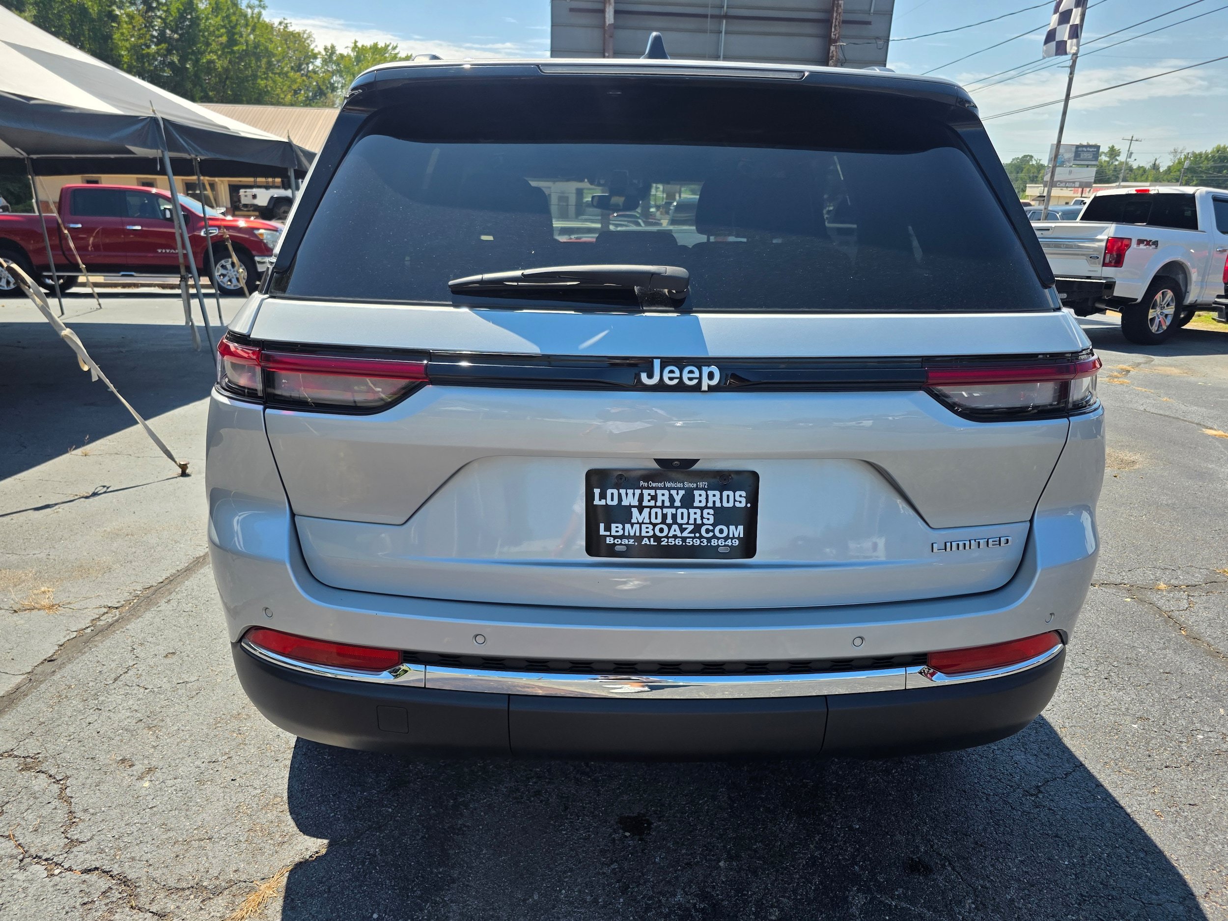 Used 2024 Jeep Grand Cherokee Limited RWD image 6