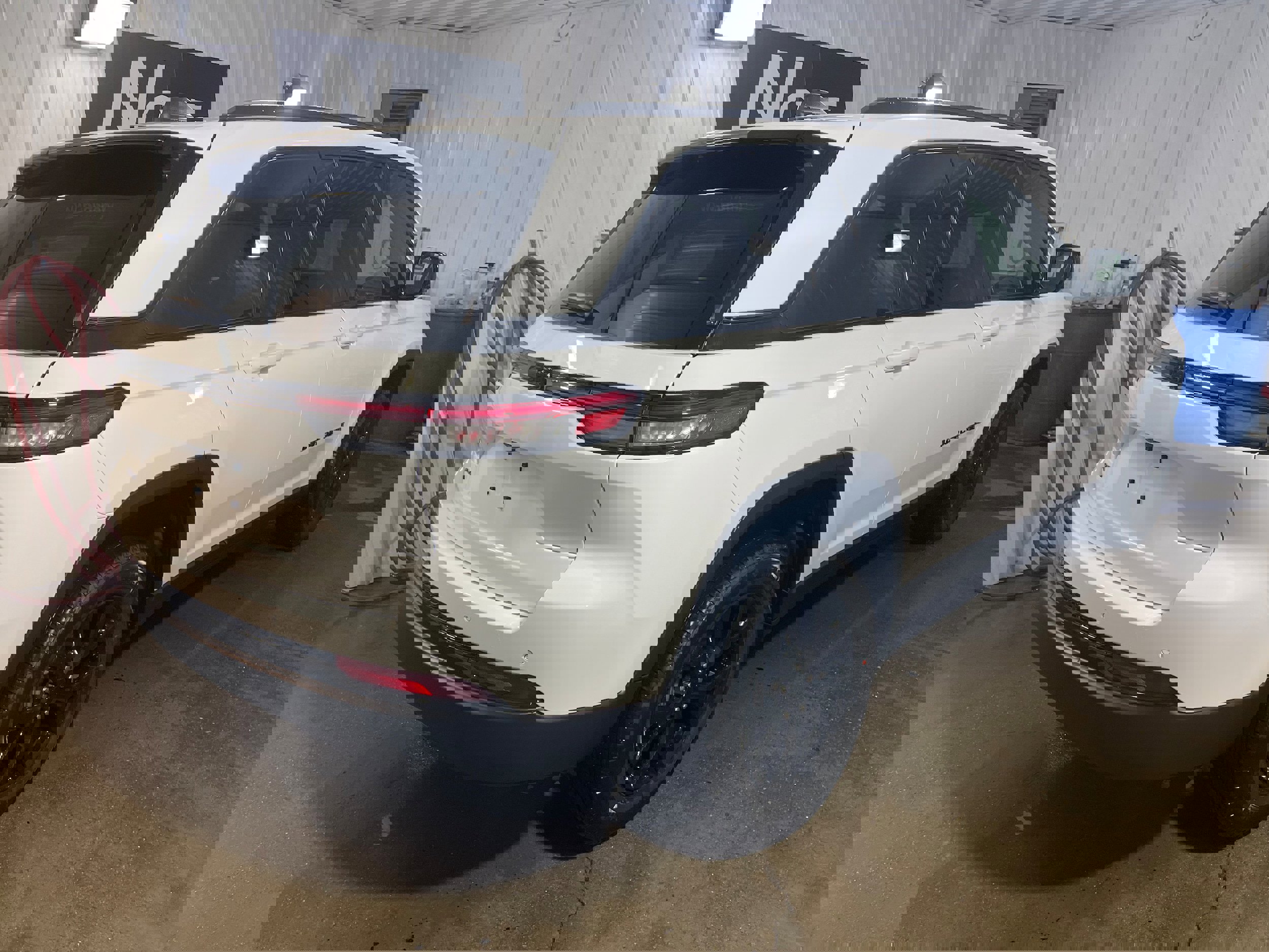 New 2025 Jeep Grand Cherokee Altitude image 6