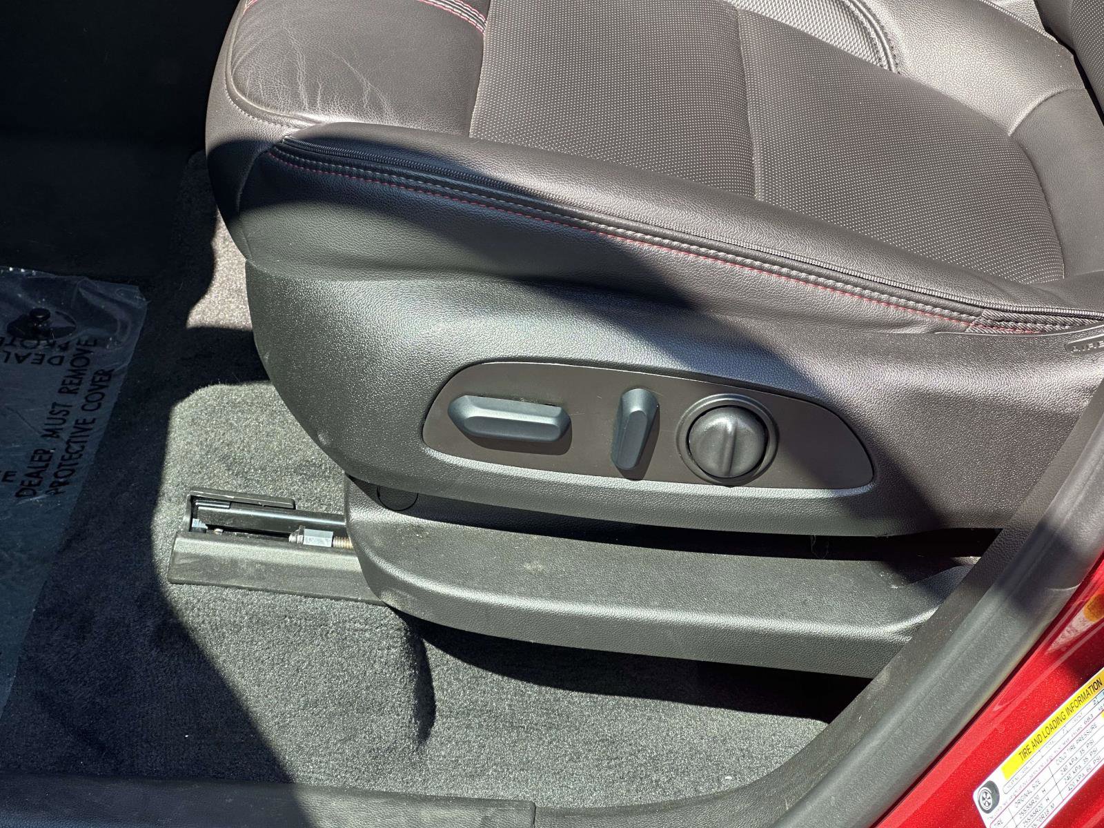 Used 2023 Chevrolet Traverse RS image 15