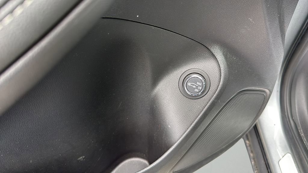 Used 2023 Buick Encore GX Essence w/ Experience Buick Package image 27