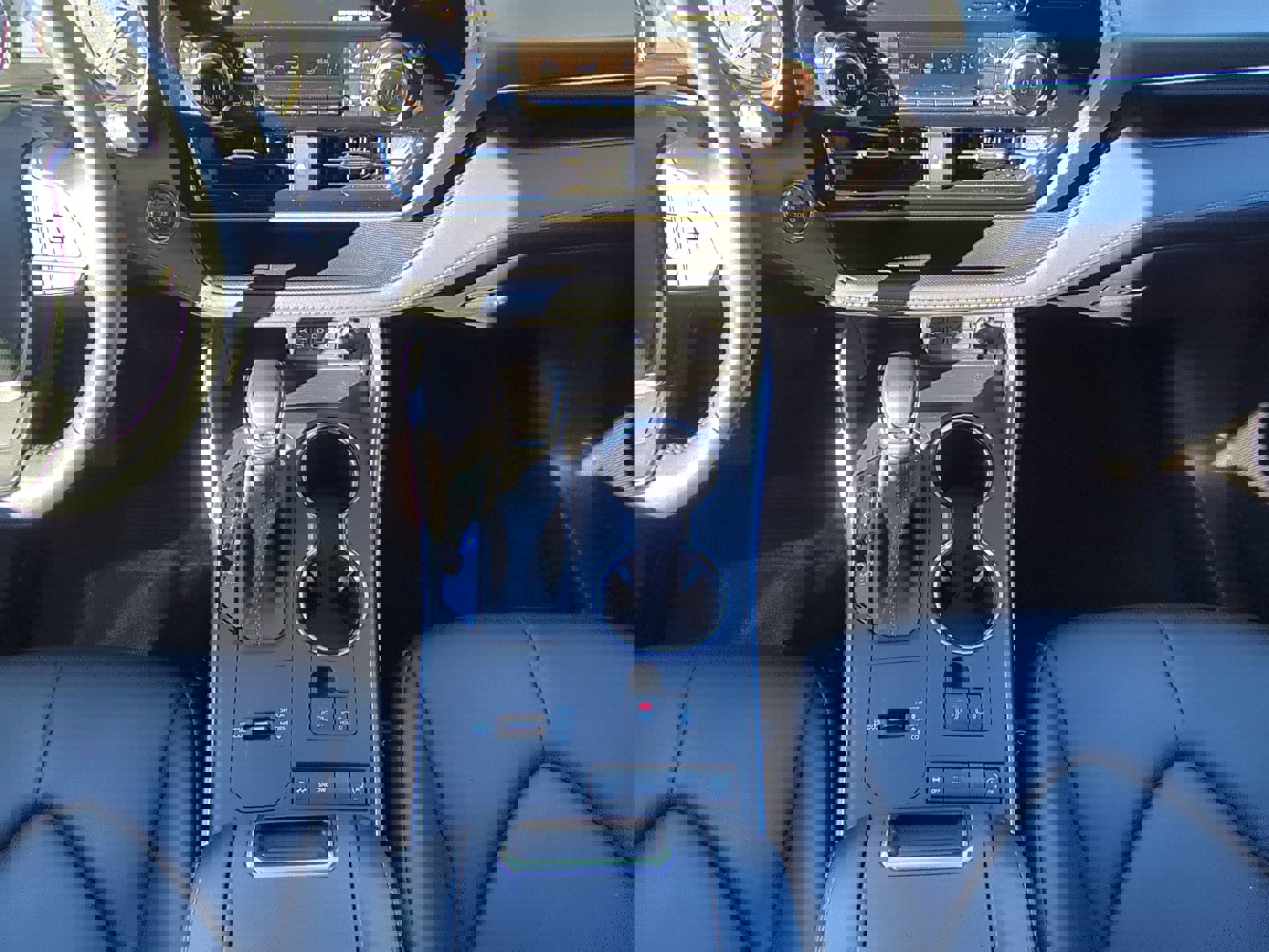 Used 2022 Toyota Highlander XLE image 18