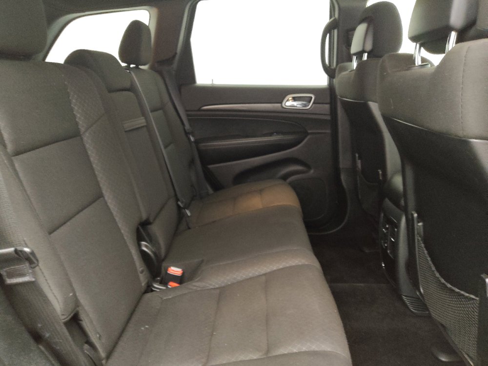 Used 2018 Jeep Grand Cherokee Laredo AWD/4WD image 19