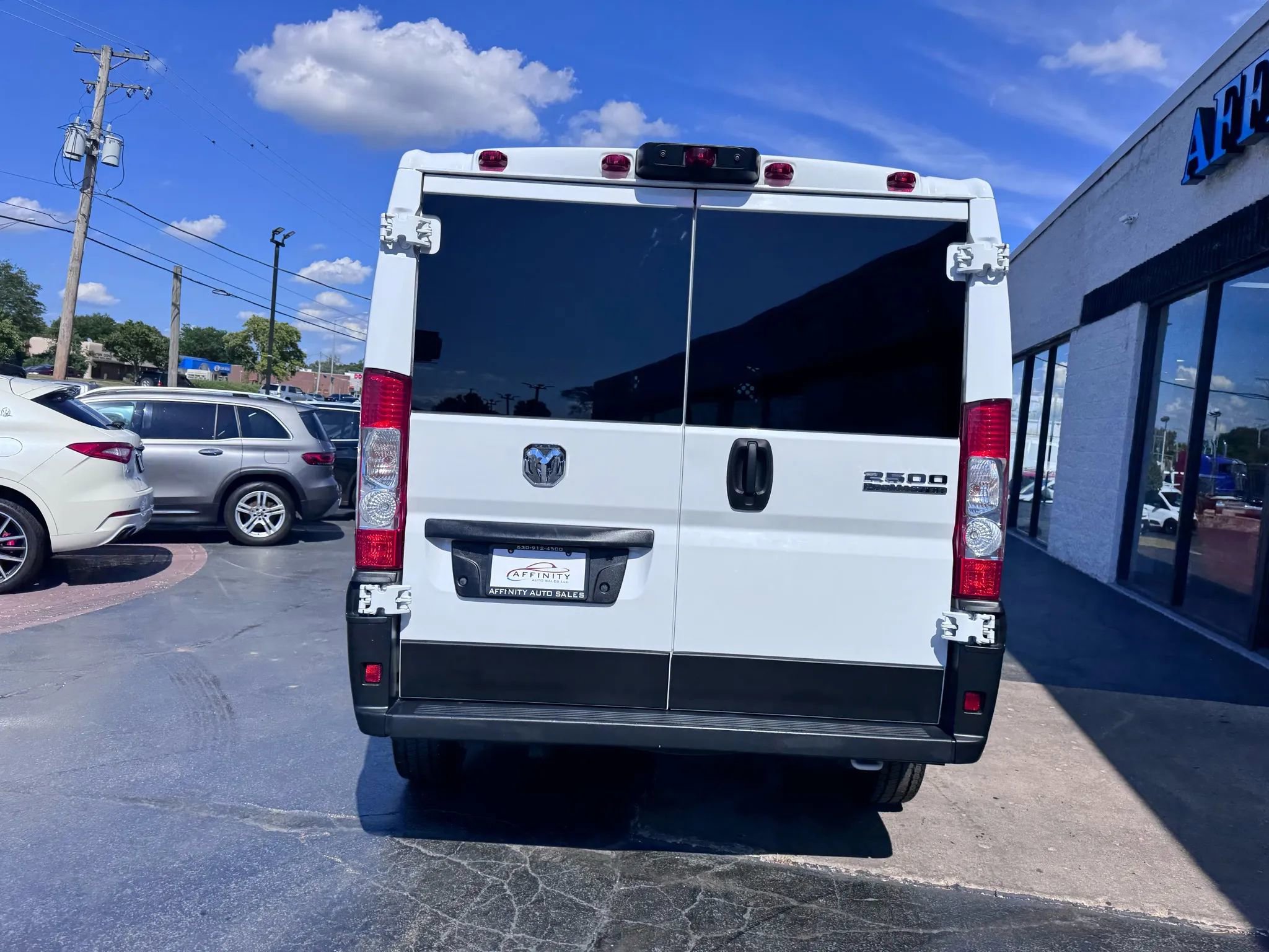 Used 2023 RAM ProMaster 2500 image 4