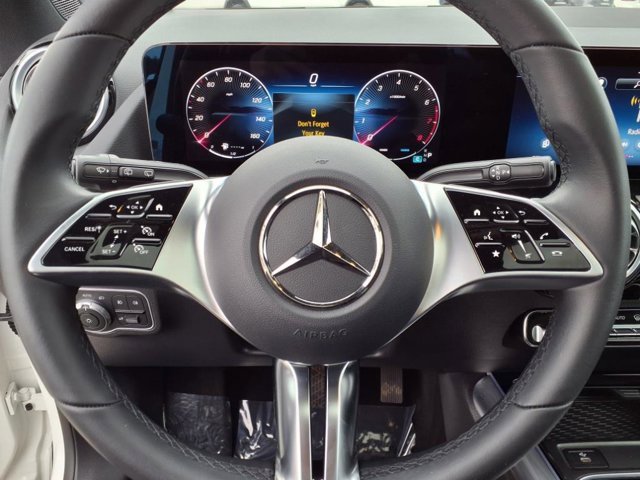 Used 2025 Mercedes-Benz GLA 250 4MATIC image 8