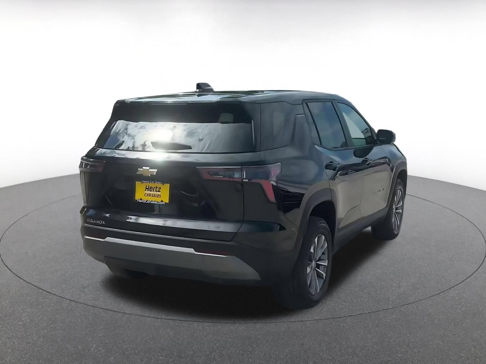 Used 2025 Chevrolet Equinox LT FWD image 13