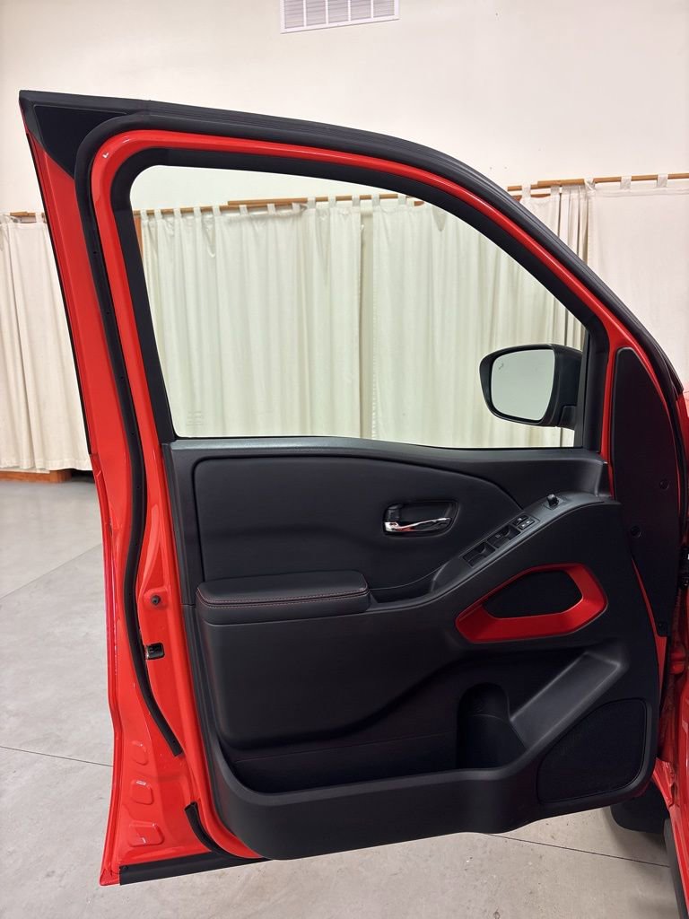 Used 2025 Nissan Frontier PRO-4X w/ Tow Package image 16