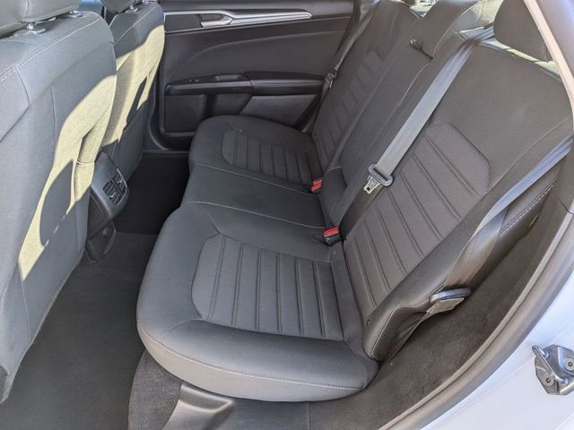 Used 2020 Ford Fusion SE image 24