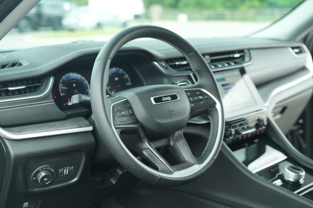 Used 2021 Jeep Grand Cherokee L Limited AWD/4WD image 29