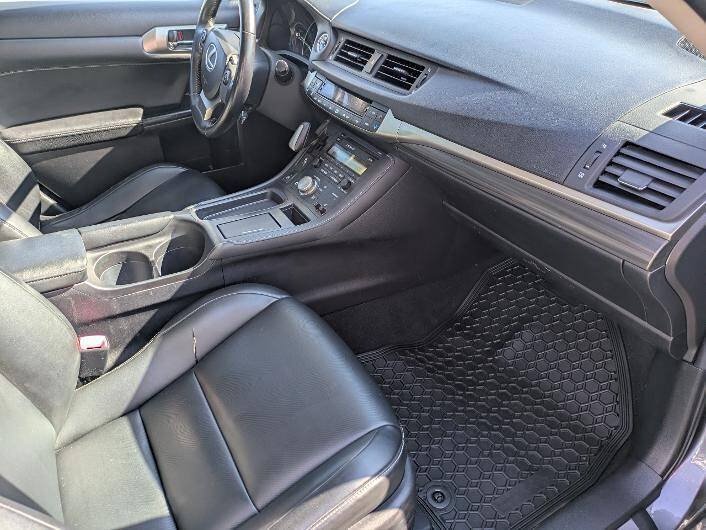 Used 2015 Lexus CT 200h w/ Seat Comfort Package FWD image 14