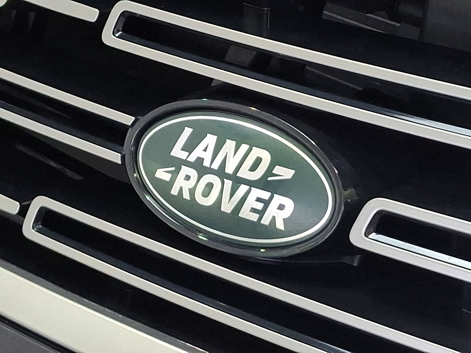 Certified 2025 Land Rover Range Rover SE AWD/4WD image 30