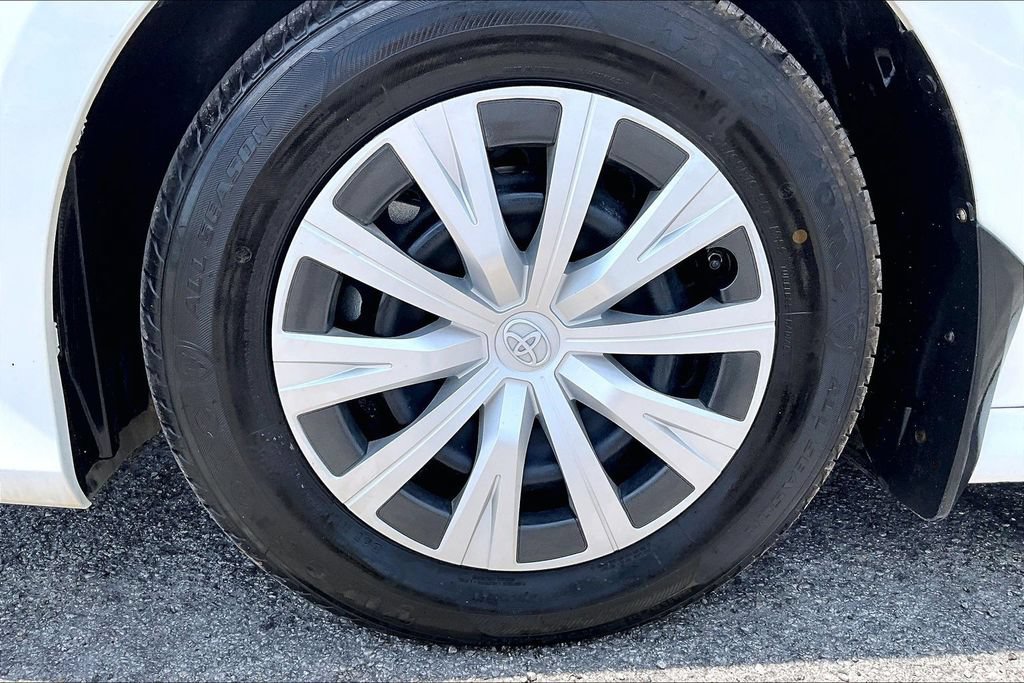 Used 2021 Toyota Camry LE w/ Protection Package (Q2) (TMS) FWD image 9