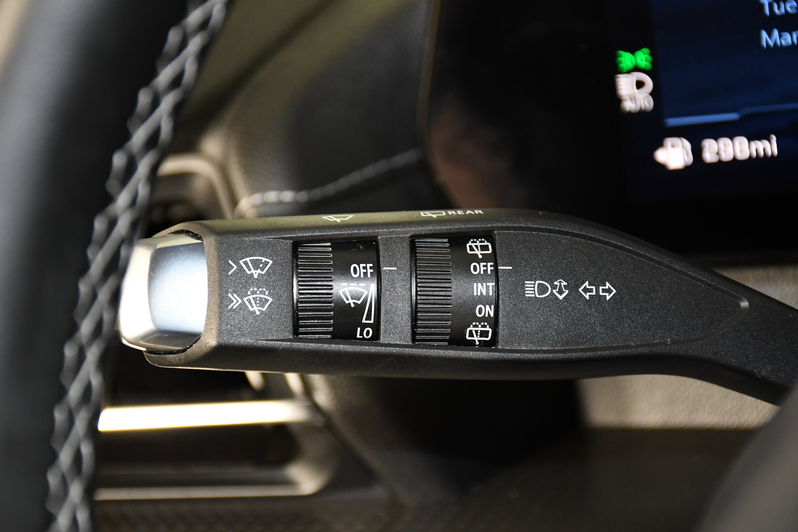 Used 2026 Chevrolet Traverse LT image 23