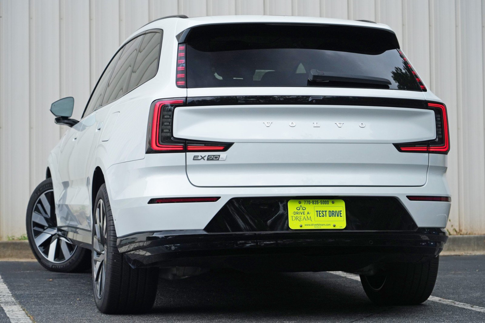 Used 2025 Volvo EX90 Ultra AWD/4WD image 6