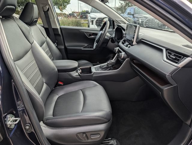 Used 2022 Toyota RAV4 Limited AWD/4WD image 32