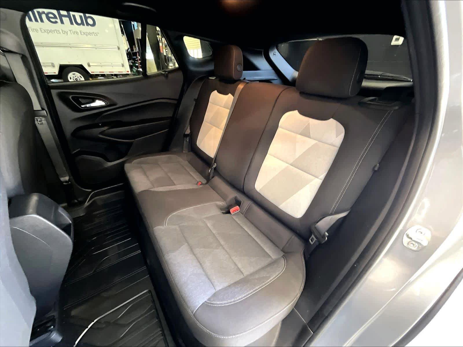 Used 2024 Chevrolet Trax RS FWD image 15