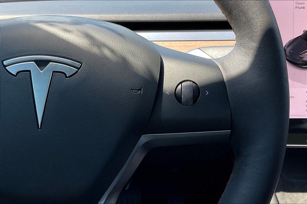 Used 2022 Tesla Model 3 Long Range AWD/4WD image 12