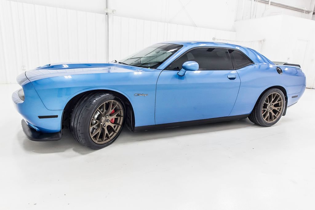 Used 2015 Dodge Challenger SRT w/ Technology Group image 3
