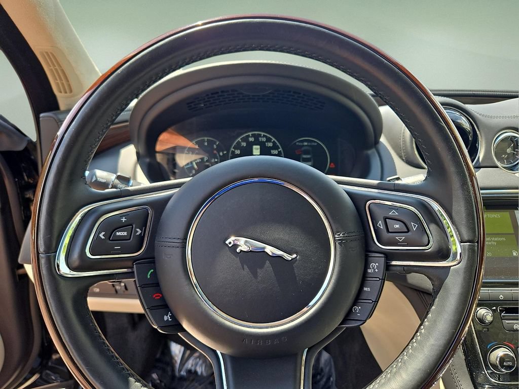 Used 2017 Jaguar XJ L Portfolio AWD/4WD image 18