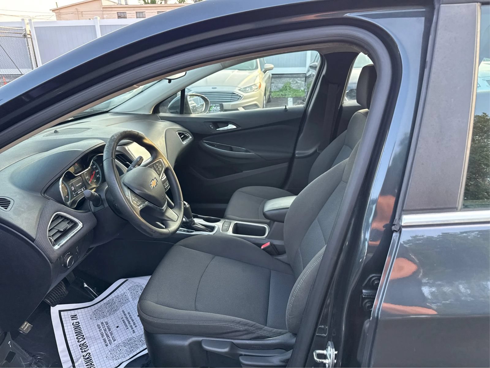 Used 2018 Chevrolet Cruze LT FWD image 9