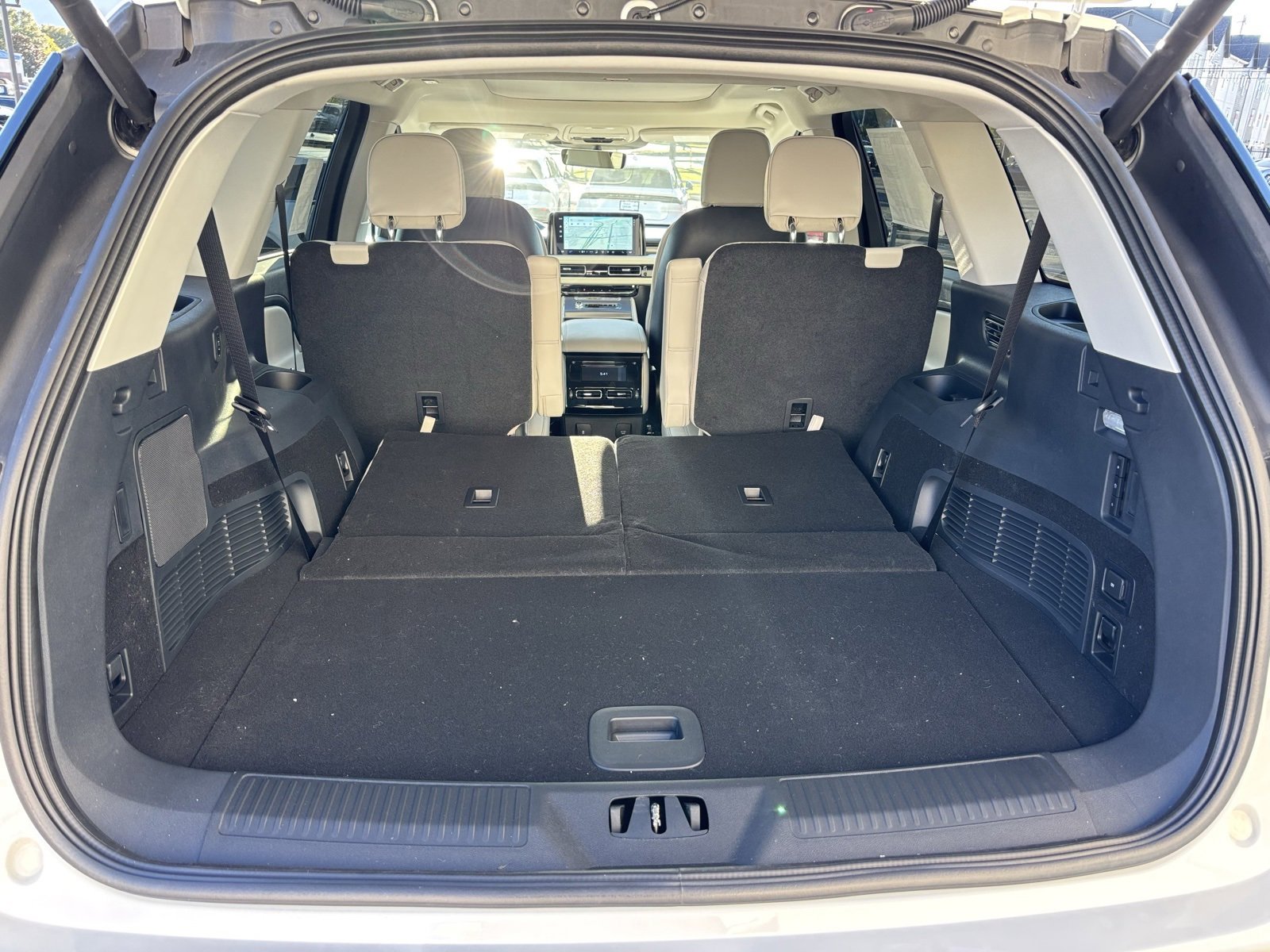 New 2025 Lincoln Aviator 2WD w/ Equipment Group 101A image 19