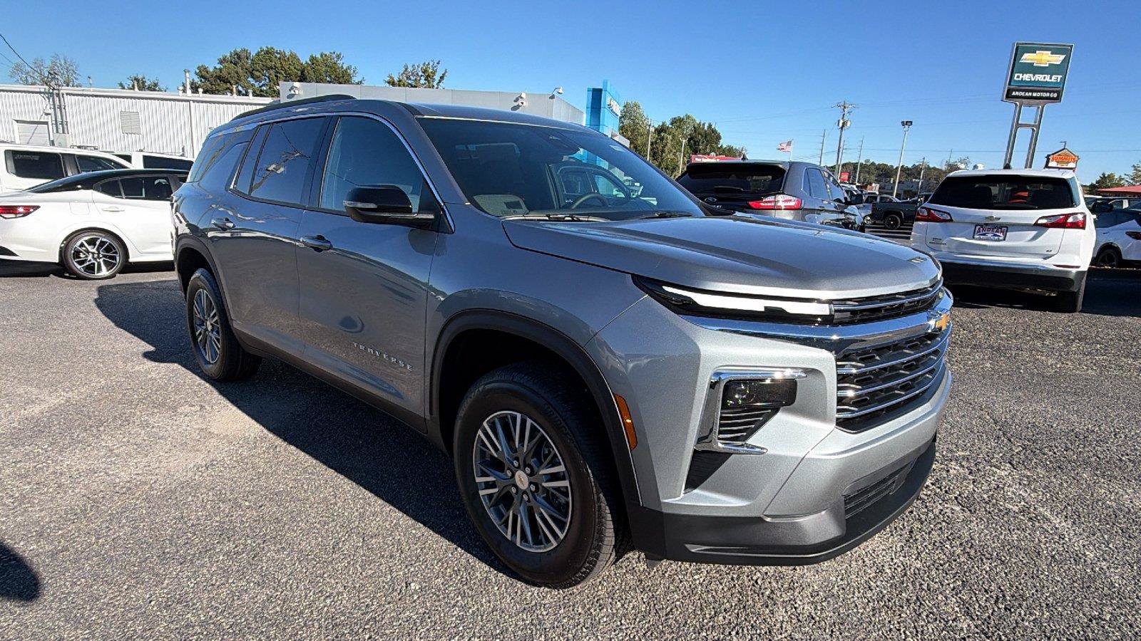 New 2027 Chevrolet Traverse LT FWD image 5