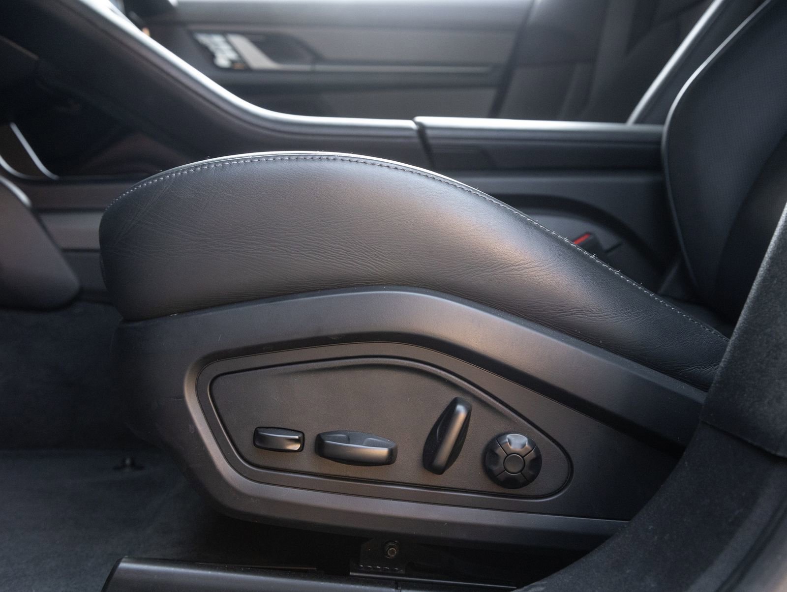 Certified 2021 Porsche Taycan Turbo S image 23