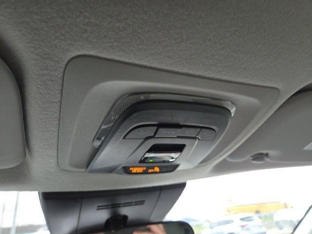 Used 2025 Toyota Corolla Cross L image 13