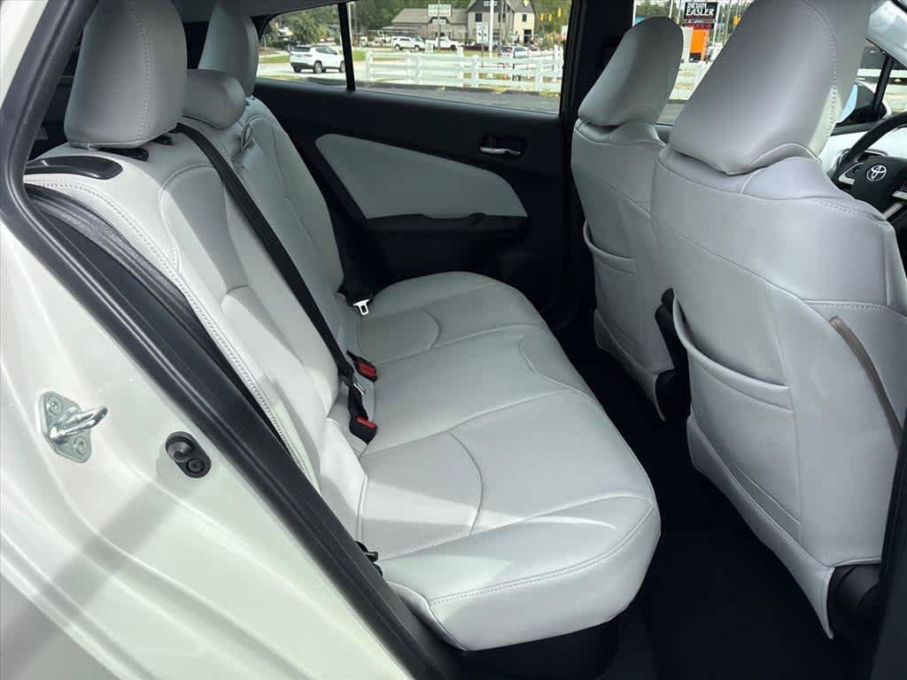 Used 2018 Toyota Prius Three Touring FWD image 7