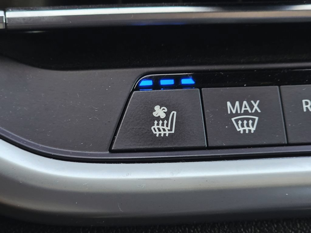 Used 2023 BMW X5 xDrive40i w/ Executive Package AWD/4WD image 28