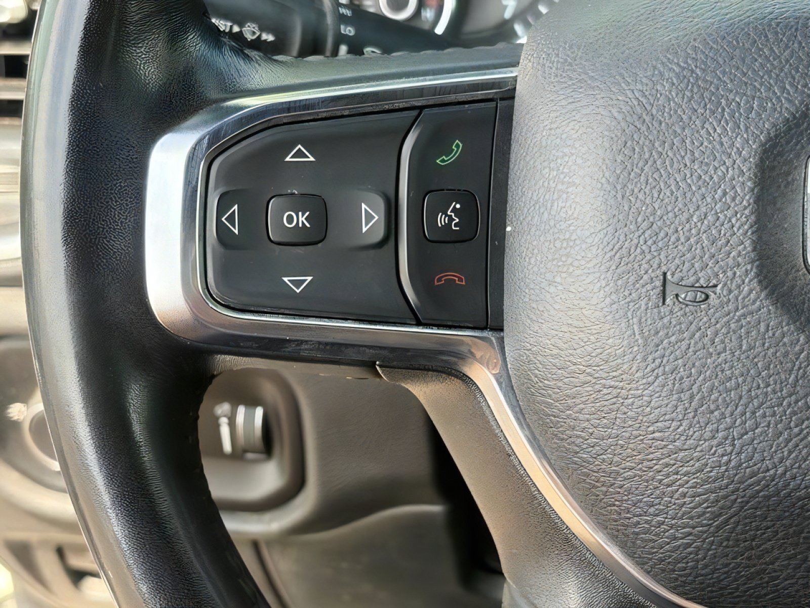 Used 2024 RAM 1500 Laramie AWD/4WD image 15