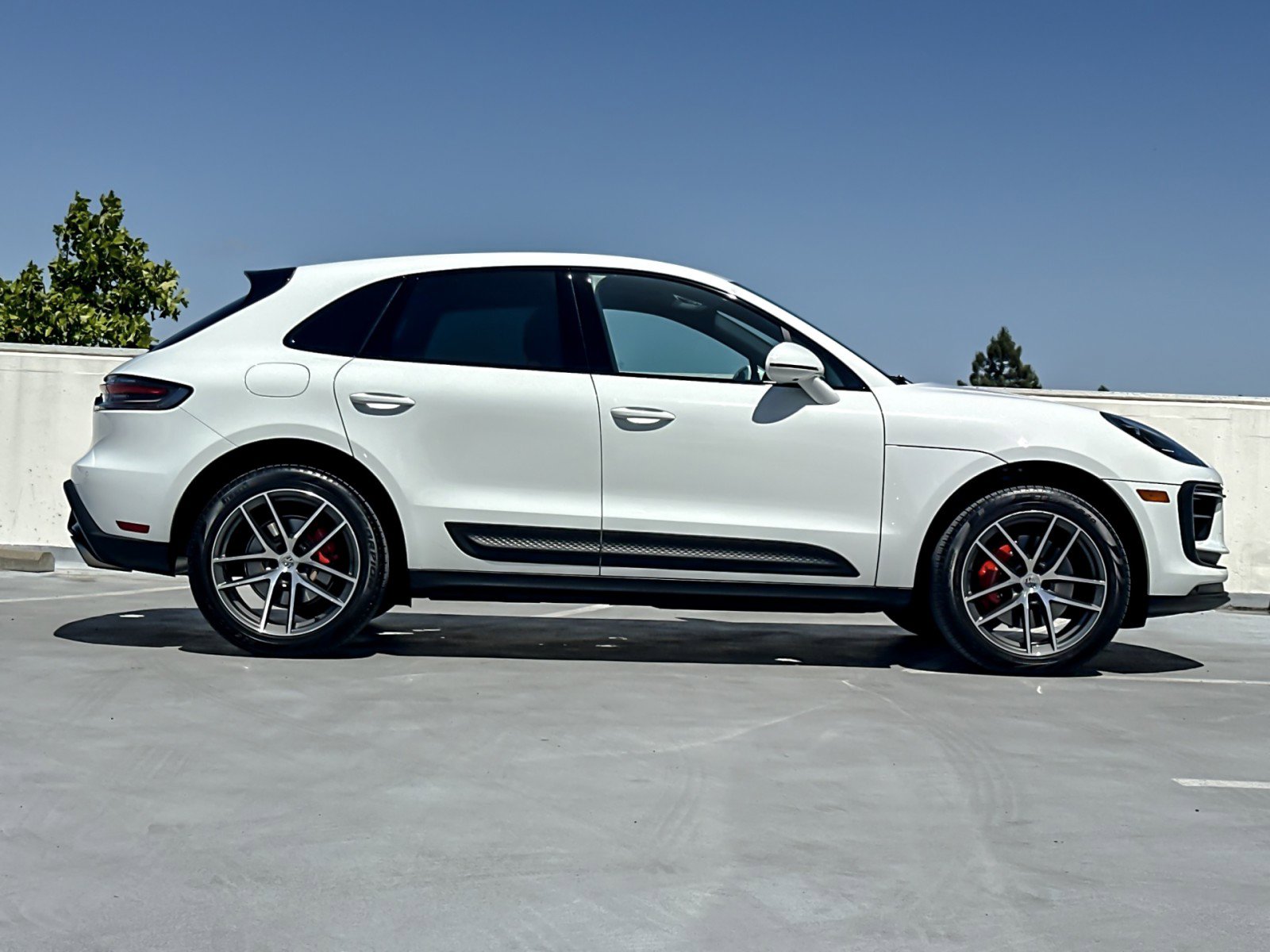 Used 2023 Porsche Macan S AWD/4WD image 9