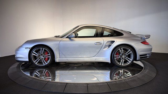 Used 2010 Porsche 911 Turbo AWD/4WD image 19