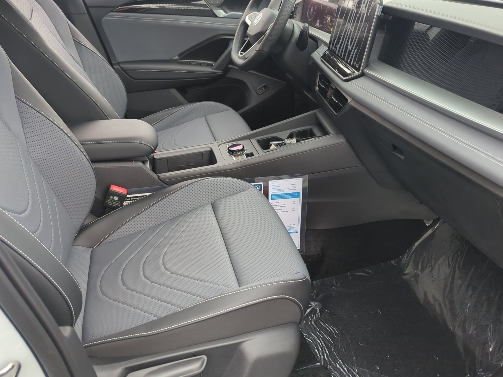 New 2026 Volkswagen Tiguan SE R-Line FWD image 18