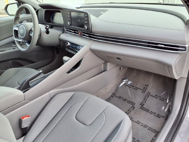 Used 2026 Hyundai Elantra Sport FWD image 11