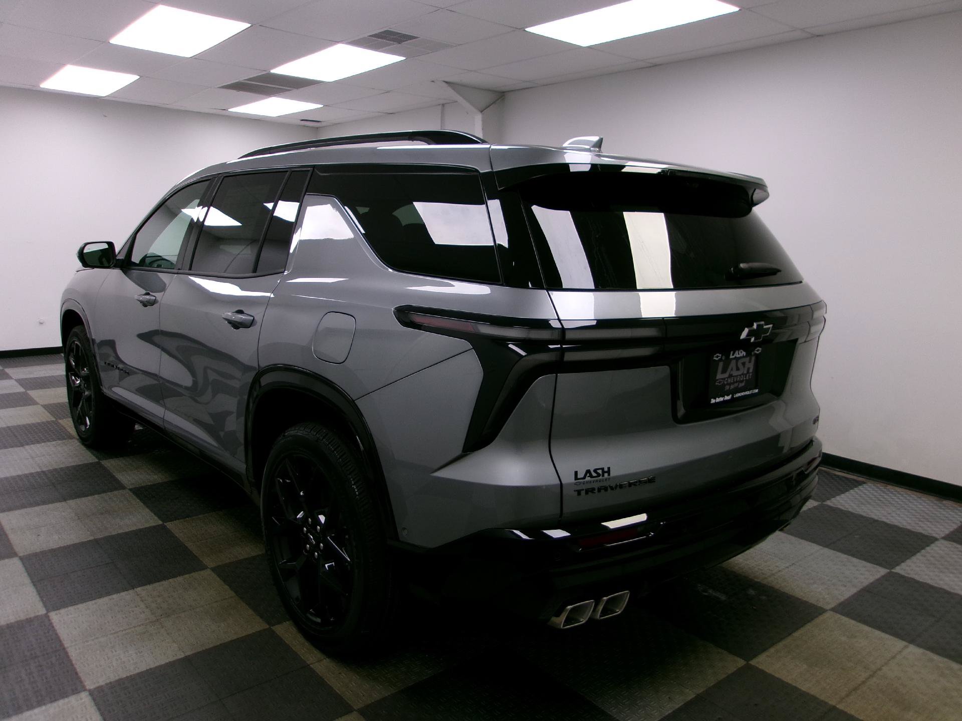 New 2026 Chevrolet Traverse RS w/ LPO, Floor Liner Package FWD image 2