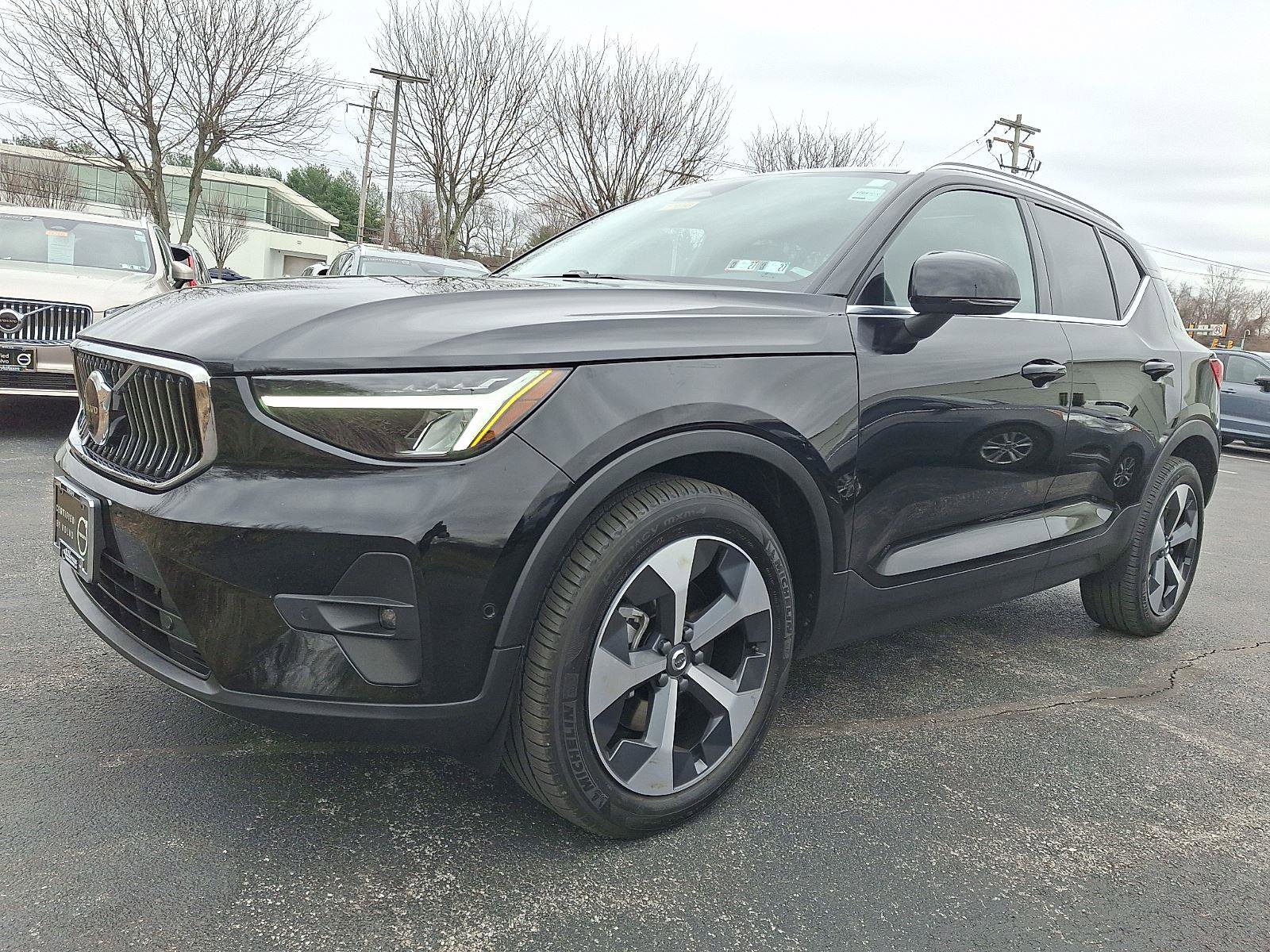 Certified 2023 Volvo XC40 B5 Ultimate w/ Climate Package AWD/4WD image 3