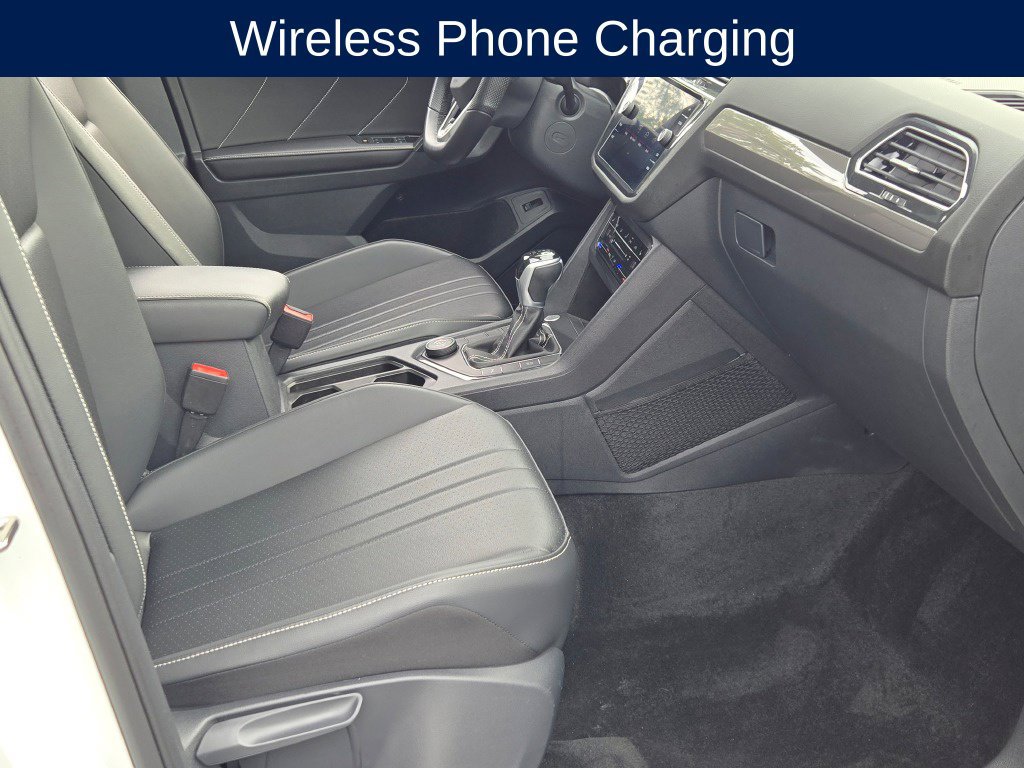 Used 2024 Volkswagen Tiguan SE R-Line w/ MDO Package, Two-Row AWD/4WD image 9